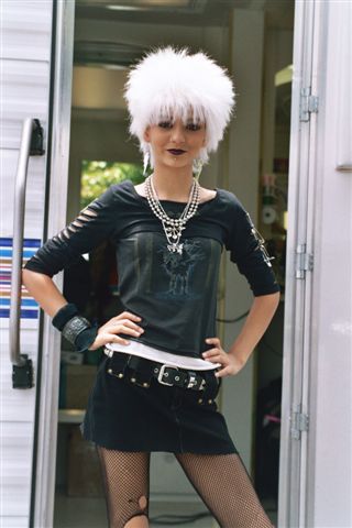 Victoria as Lola!(weri.. Others - 