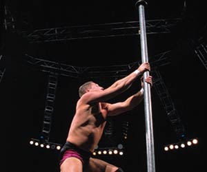 the item on the pole m.. Sport - 